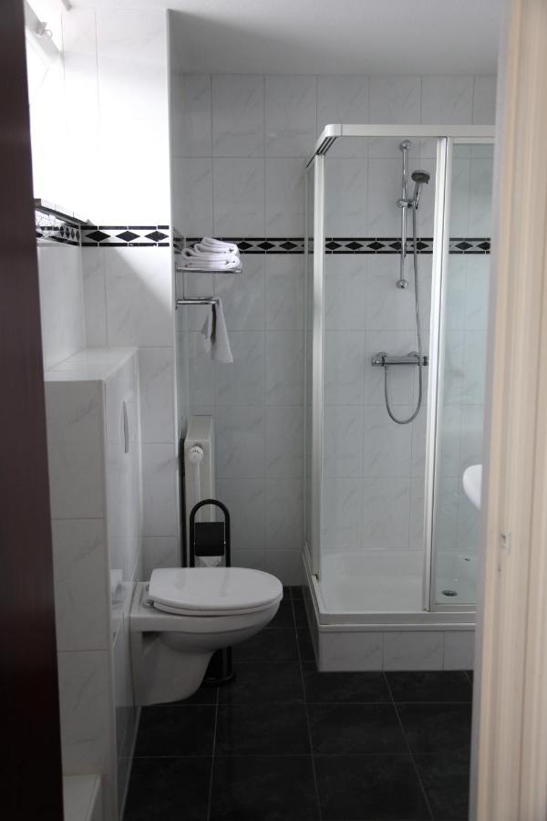 Villa-Hotel De Kroon Gennep Екстериор снимка