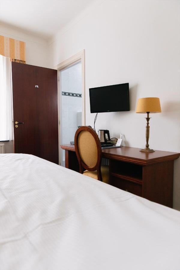 Villa-Hotel De Kroon Gennep Екстериор снимка
